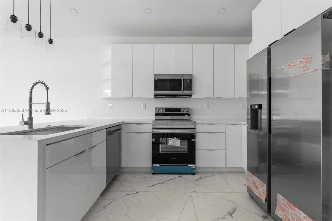2143 NW 4 Th st 2, Pompano Beach, 佛罗里达州 33069, 美国