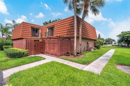 1306 SW 118th Ter, Davie, Florida 33325, USA