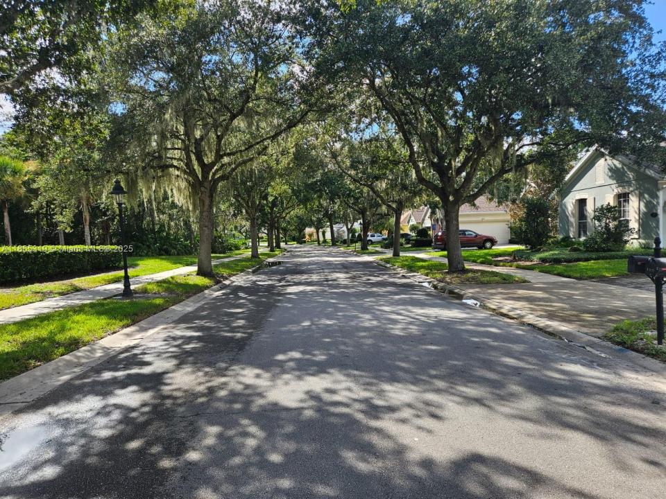 115 Heron Point Way, Deland, Florida 32724