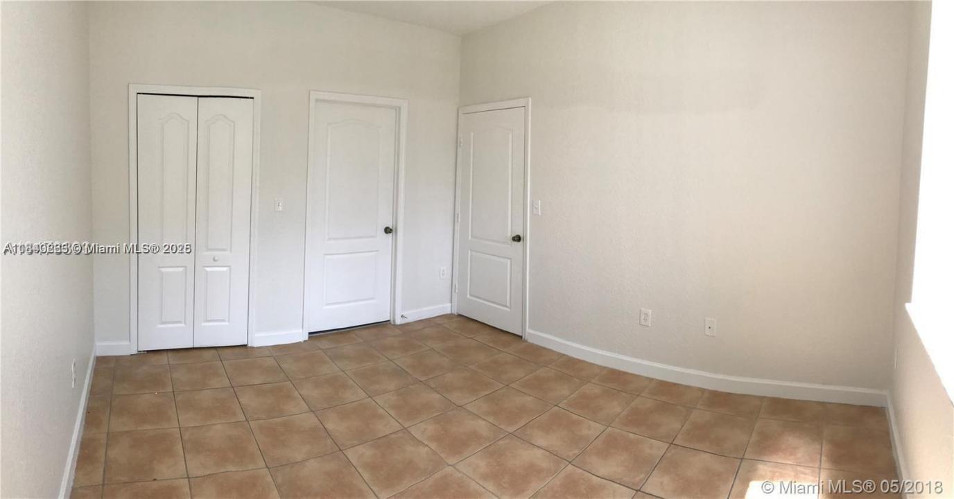 17720 NW 73rd Ave 105, Hialeah, פלורידה 33015, ארצות הברית של אמריקה