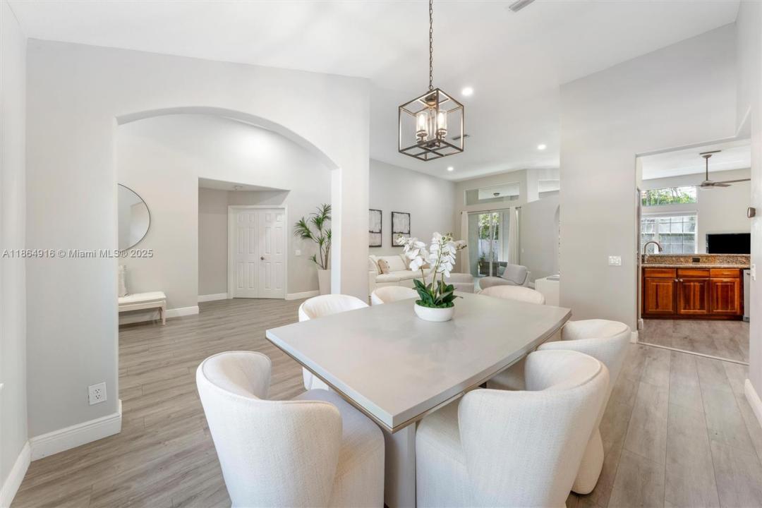 2587 Jardin Ct, Weston, Flórida 33327, Estados Unidos