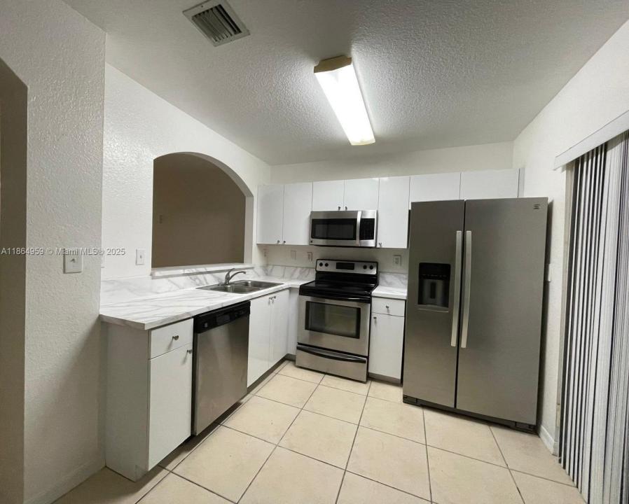 13713 SW 171st Ln, Miami, Floryda 33177, USA