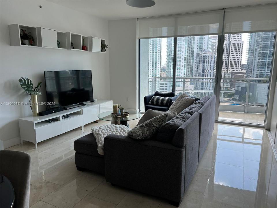 90 SW 3rd St 2103, Miami, Floryda 33130, USA