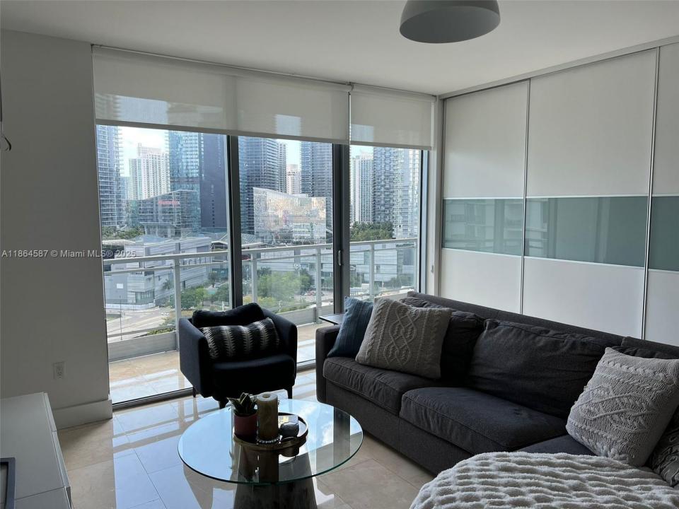 90 SW 3rd St 2103, Miami, Floryda 33130, USA