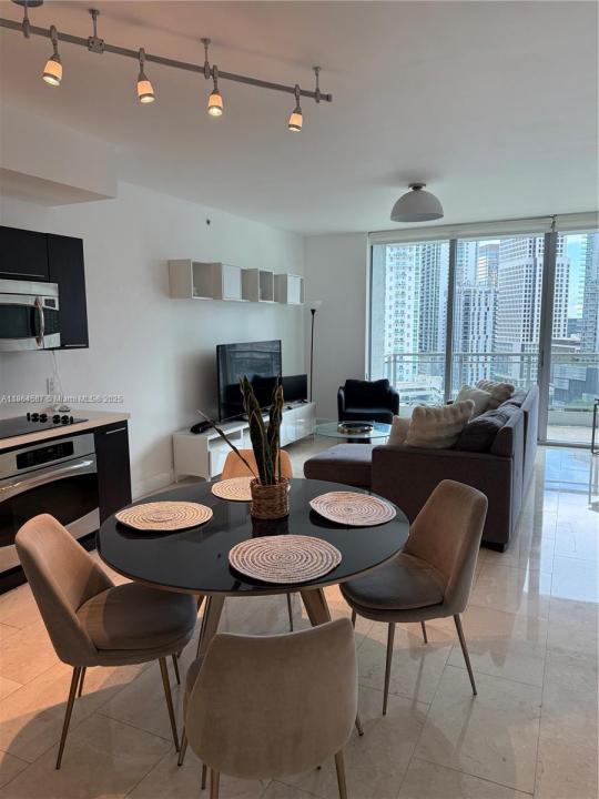 90 SW 3rd St 2103, Miami, Floryda 33130, USA