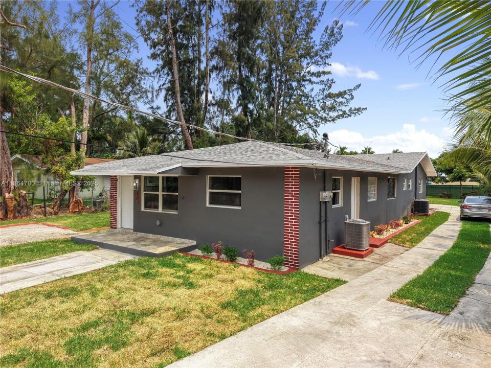 11715 NW 22nd Ct, Miami, Florida 33167, Estados Unidos