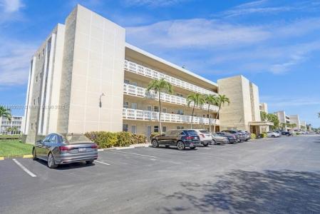 205 SE 11th Ter 302, Dania Beach, Florida 33004, USA