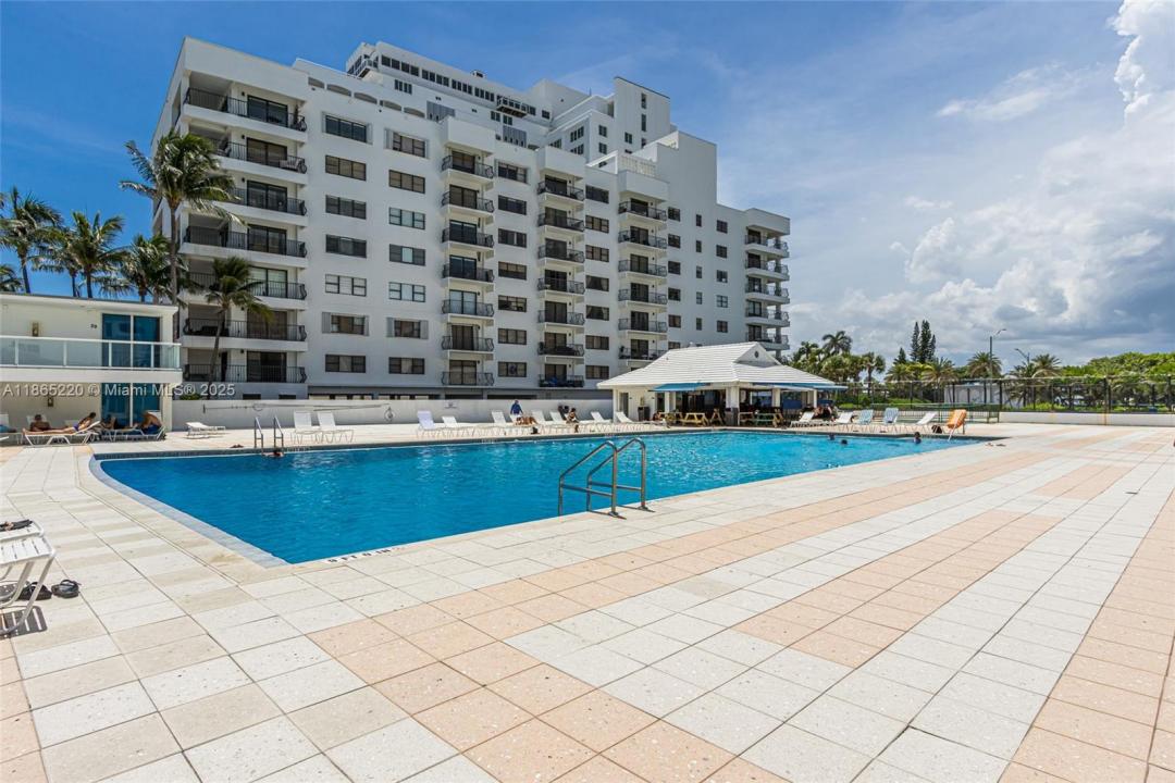 5445 Collins Ave P2, Miami Beach, فلوريدا 33140, الولايات المتحدة