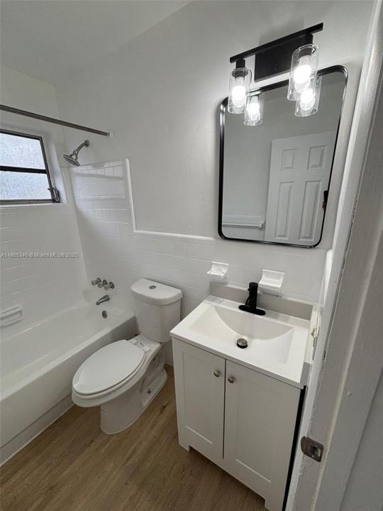 1018 NW 2nd St 6, Miami, Florida 33128, Stati Uniti
