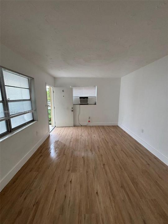 1018 NW 2nd St 6, Miami, Florida 33128, Stati Uniti