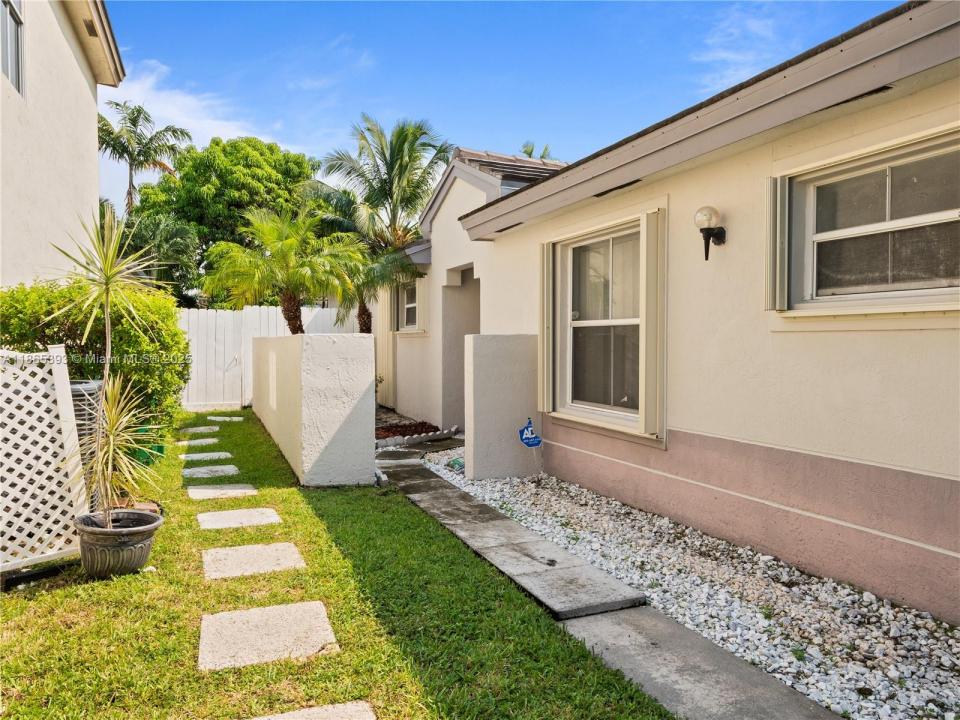 19253 NW 22nd St, Pembroke Pines, Florida 33029, Estados Unidos