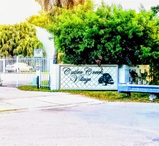 10370 SW 220th St 220, Cutler Bay, Florida 33190, USA