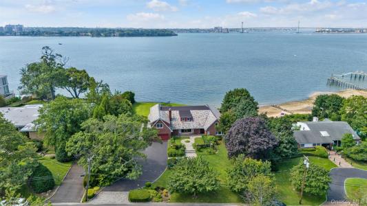 22 Martin Court, North Hempstead, Нью-Йорк 11024, Соединенные Штаты