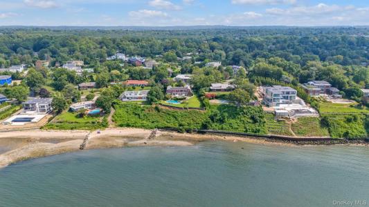 22 Martin Court, North Hempstead, Нью-Йорк 11024, Соединенные Штаты