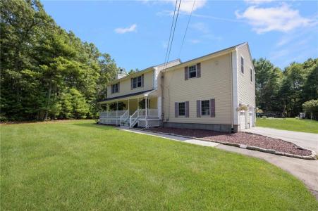 35 Provident Place, Coventry, Rhode Island 02816, USA