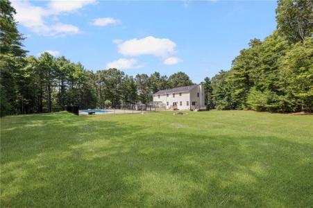 35 Provident Place, Coventry, Rhode Island 02816, USA