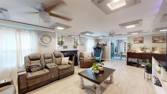 483 Woodland Road, Woonsocket, Rhode Island 02895, Stati Uniti