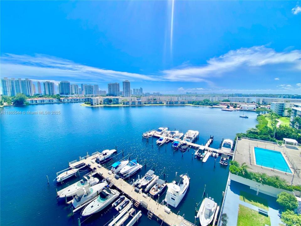 Aventura, Florida 33160