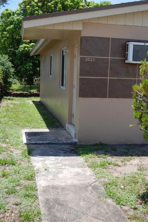 3020 NW 71st St, Miami, Флорида 33147, Соединенные Штаты