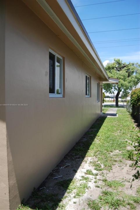 3020 NW 71st St, Miami, Флорида 33147, Соединенные Штаты
