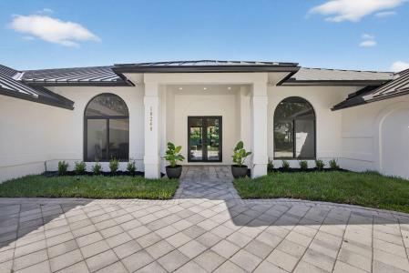 18240 SE Heritage Drive, Tequesta, Florida 33469