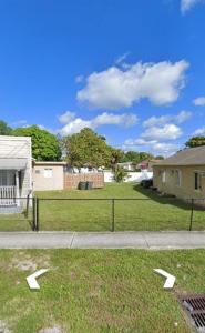 404 Foster Rd, Hallandale Beach, Florida 33009