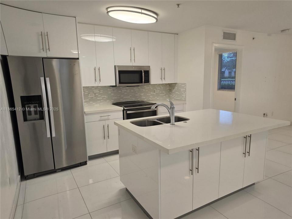 2651 NE 212th Ter 103, Miami, フロリダ 33180, アメリカ合衆国