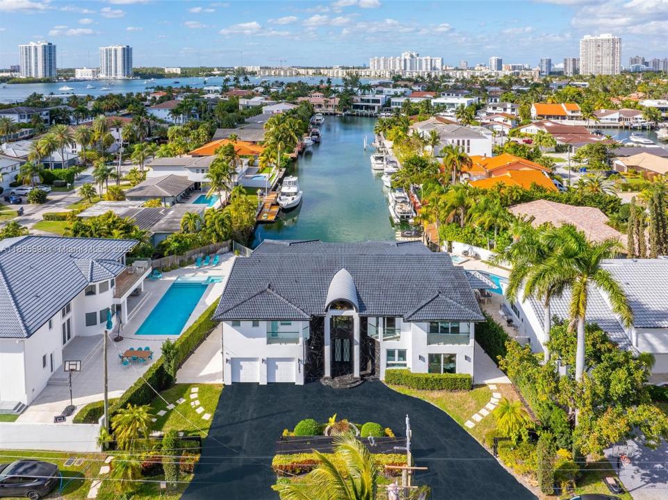 3251 NE 164th St, North Miami Beach, Florida 33160