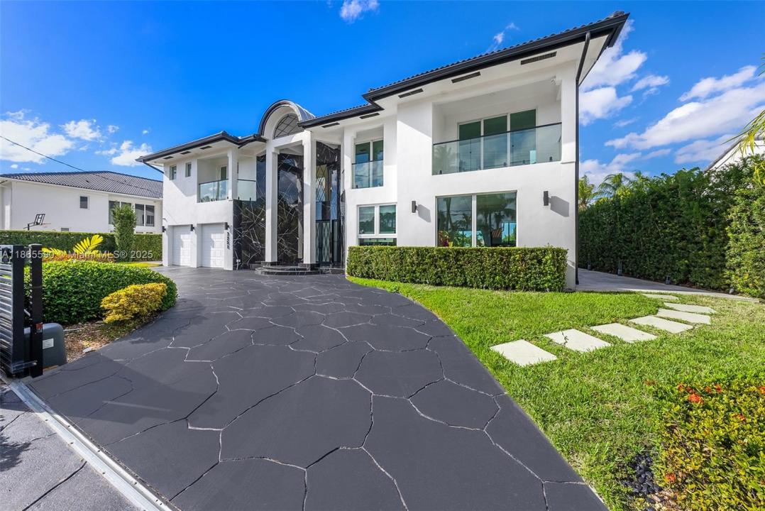 3251 NE 164th St, North Miami Beach, Florida 33160
