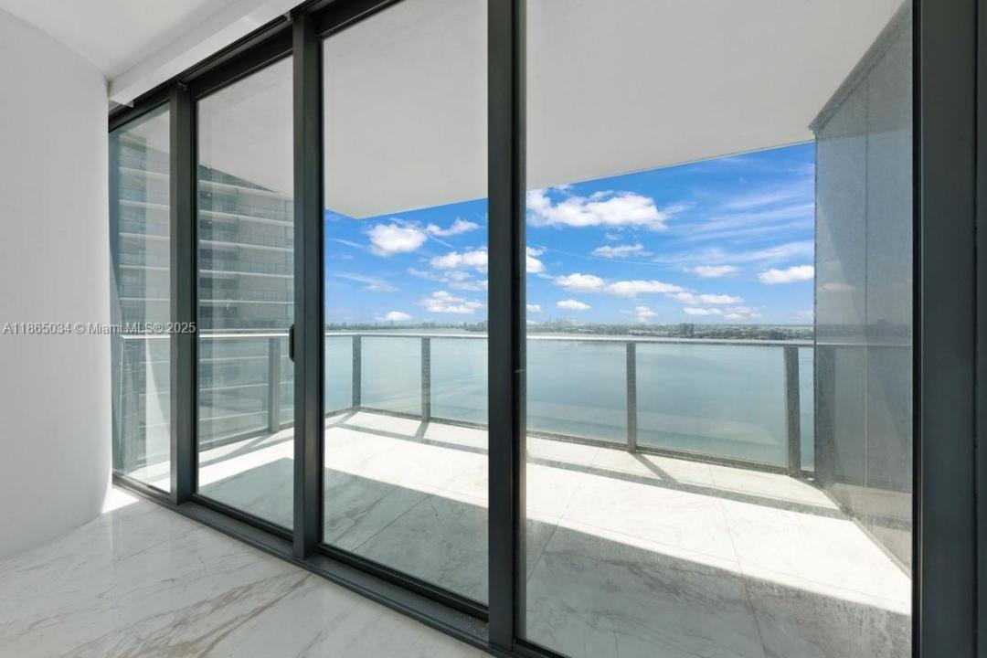 650 NE 32nd St 2907, Miami, Florida 33137