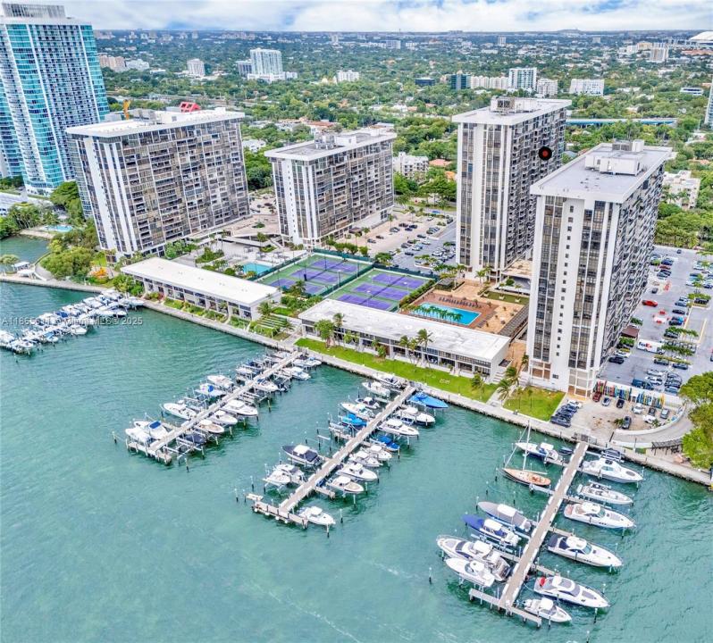 1901 Brickell Ave B1912, Miami, Флорида 33129, Соединенные Штаты