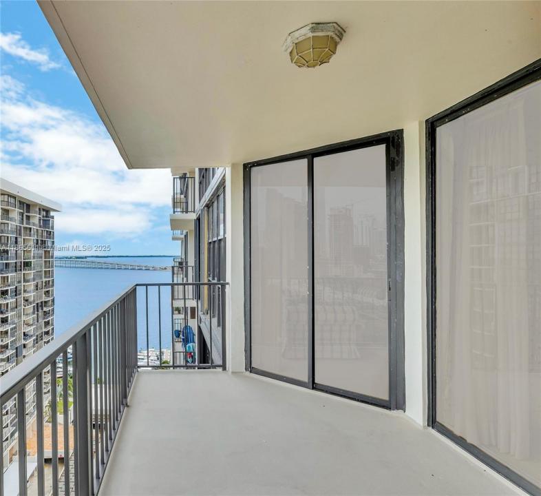 1901 Brickell Ave B1912, Miami, Флорида 33129, Соединенные Штаты