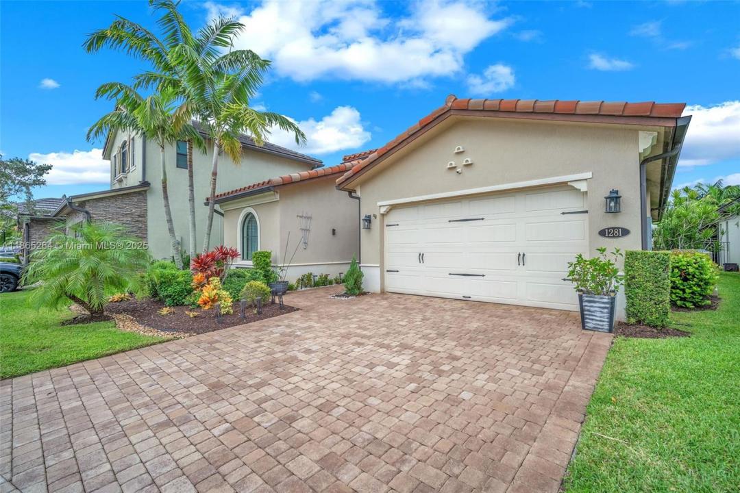 1281 SW 113th Way 1281, Pembroke Pines, Florida 33025, Estados Unidos