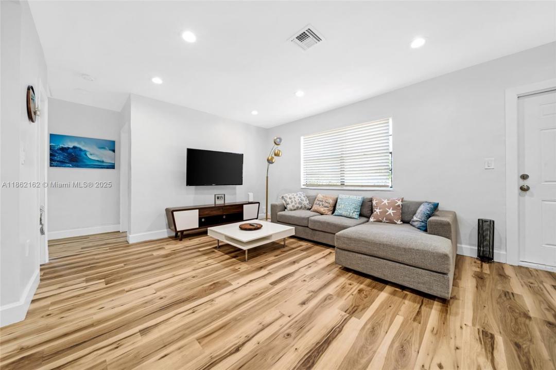 12075 NE 10th Ave, Biscayne Park, Florida 33161, HOA KỲ