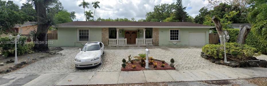 720 NE 155 st, Miami, Florida 33162, USA