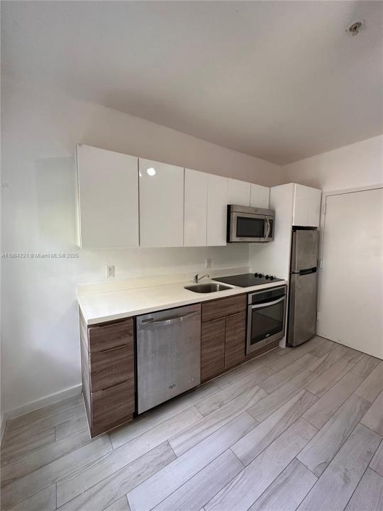 1450 Meridian Ave 103, Miami Beach, Florida 33139, USA