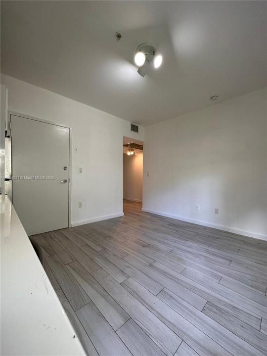 1450 Meridian Ave 103, Miami Beach, Florida 33139, USA