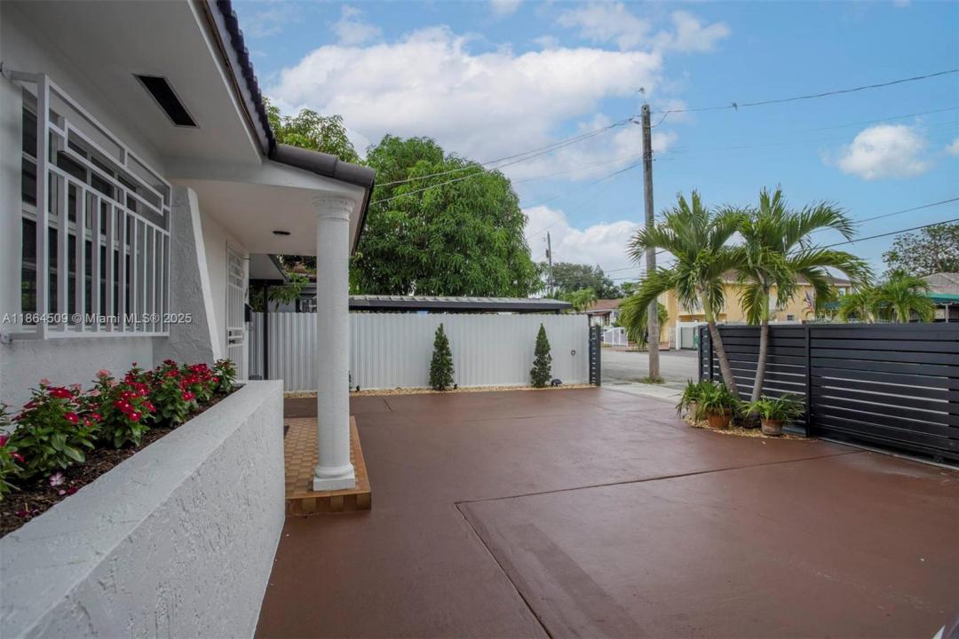 1027 NW 28th Ave, Miami, Florida 33125
