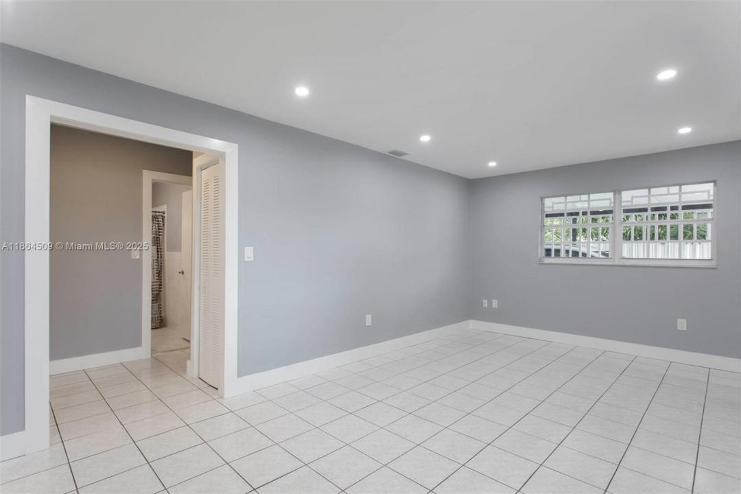 1027 NW 28th Ave, Miami, Florida 33125