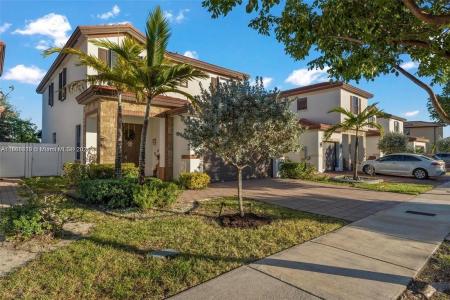 10521 W 35th Way, Hialeah, Florida 33018, USA