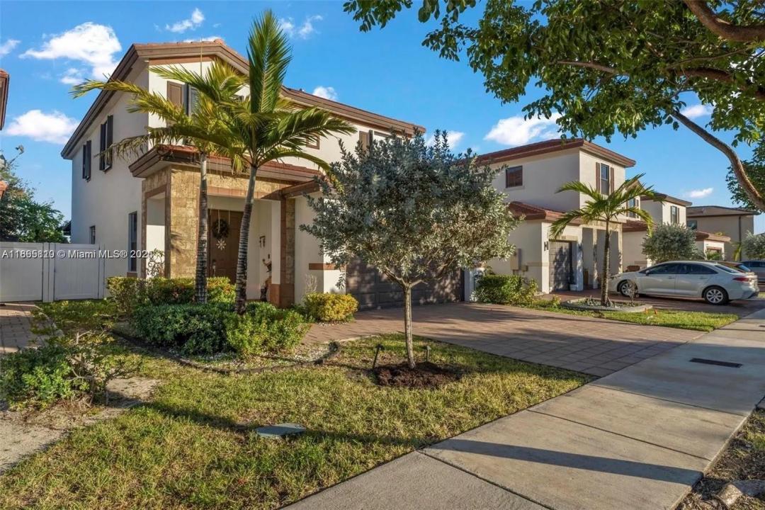 10521 W 35th Way, Hialeah, Florida 33018, Amerika Birleşik Devletleri