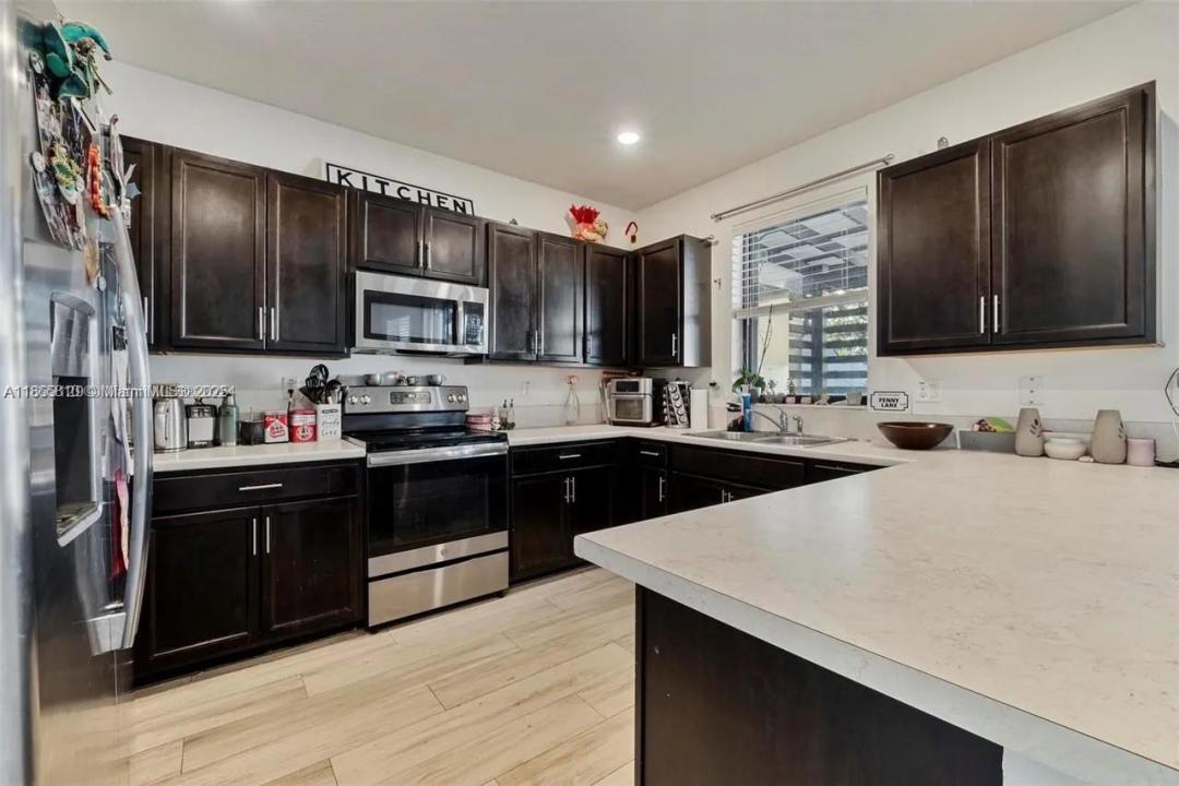 10521 W 35th Way, Hialeah, Florida 33018, Amerika Birleşik Devletleri