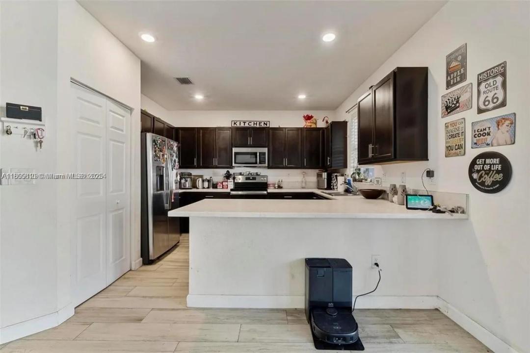 10521 W 35th Way, Hialeah, Florida 33018, Amerika Birleşik Devletleri