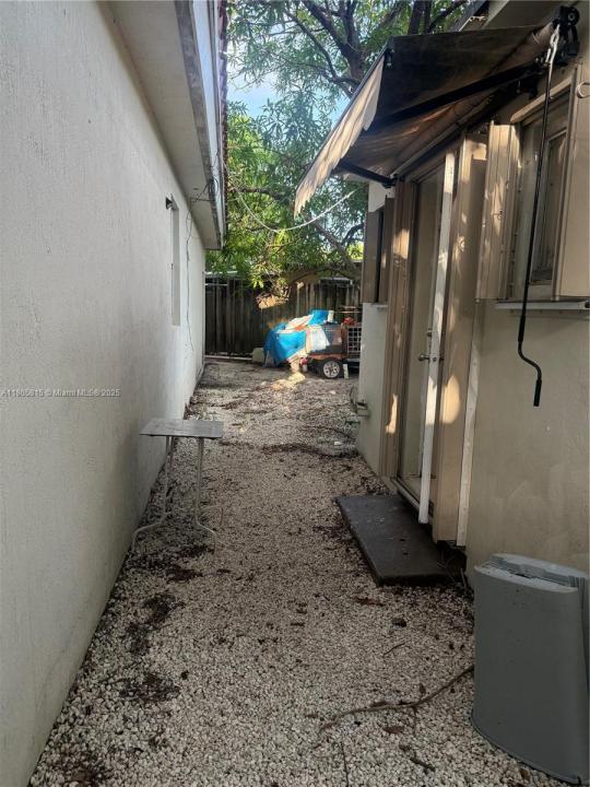 6761 SW 2nd St middle, Miami, フロリダ 33144, アメリカ合衆国