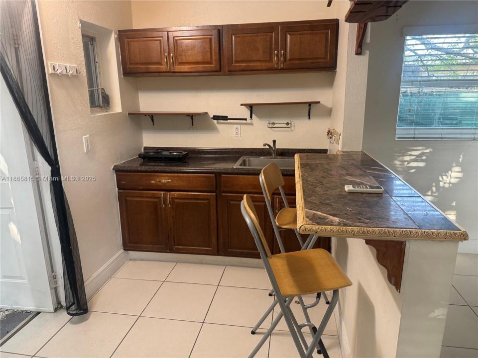 6761 SW 2nd St middle, Miami, フロリダ 33144, アメリカ合衆国