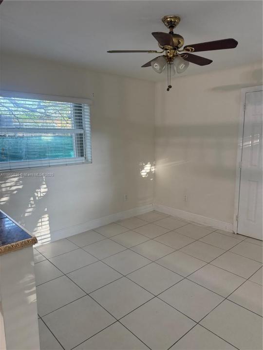 6761 SW 2nd St middle, Miami, フロリダ 33144, アメリカ合衆国