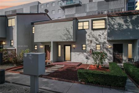 1901 NW S River Dr 16B, Miami, Florida 33125, USA