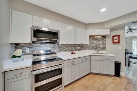 3575 Broken Woods Dr 201, Coral Springs, Florida 33065, USA