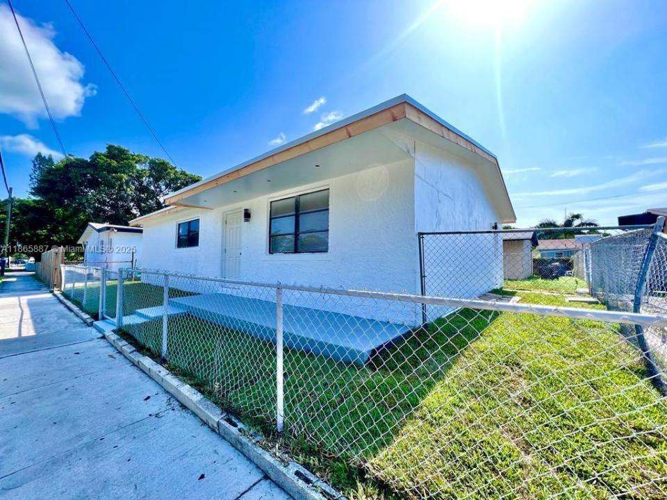 427 N 24th Ave 2B, Hollywood, פלורידה 33020, ארצות הברית של אמריקה