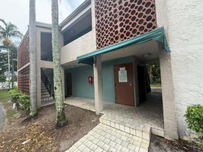 4220 Inverrary Blvd 99B, Lauderhill, Florida 33319, USA